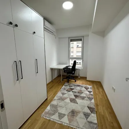 Cozy Lägenhet Skopje